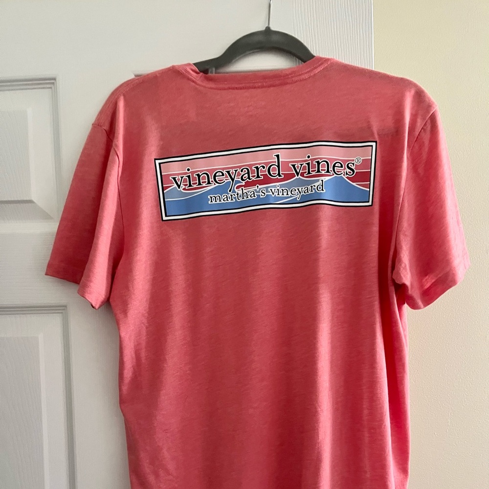 Vineyard Vines T-shirt - new without tag